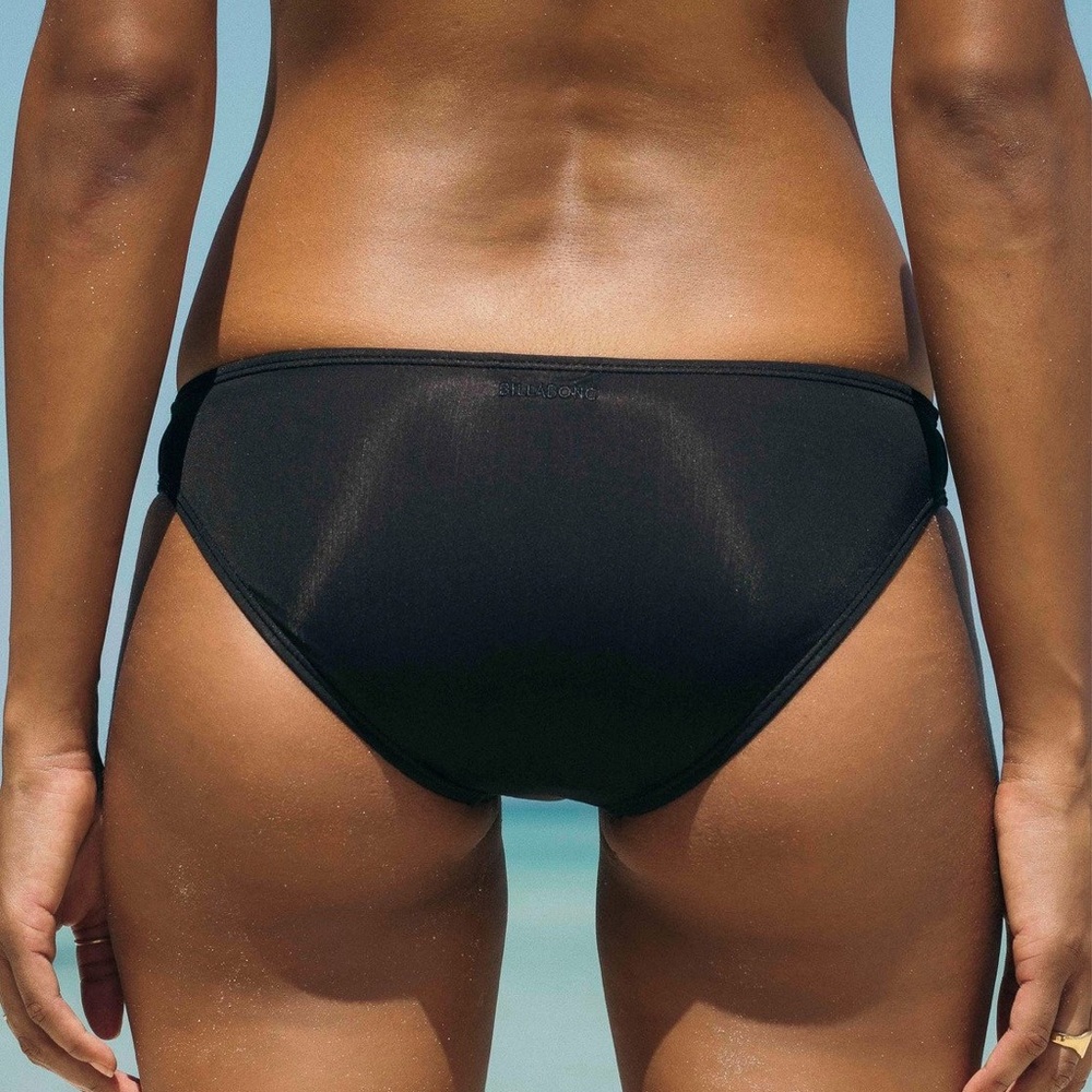 ๐ฅ๐ฅBILLABONG - FEEL THE GROOVE CECI TRIANGLE LOWRIDER BIKINI SET๐ฅ๐ฅ - Picture 3 of 10